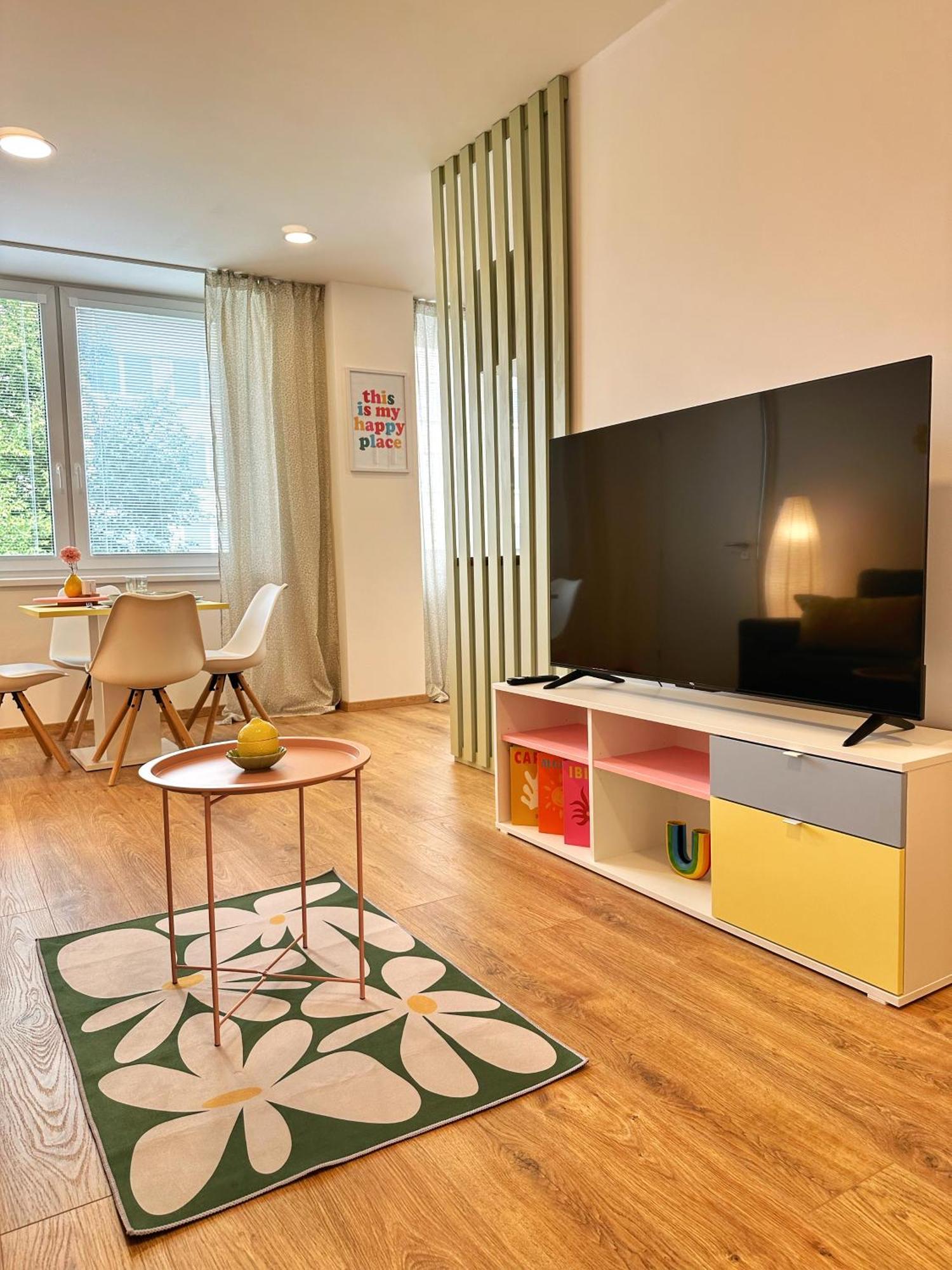 City Apartment I Trenčín Buitenkant foto